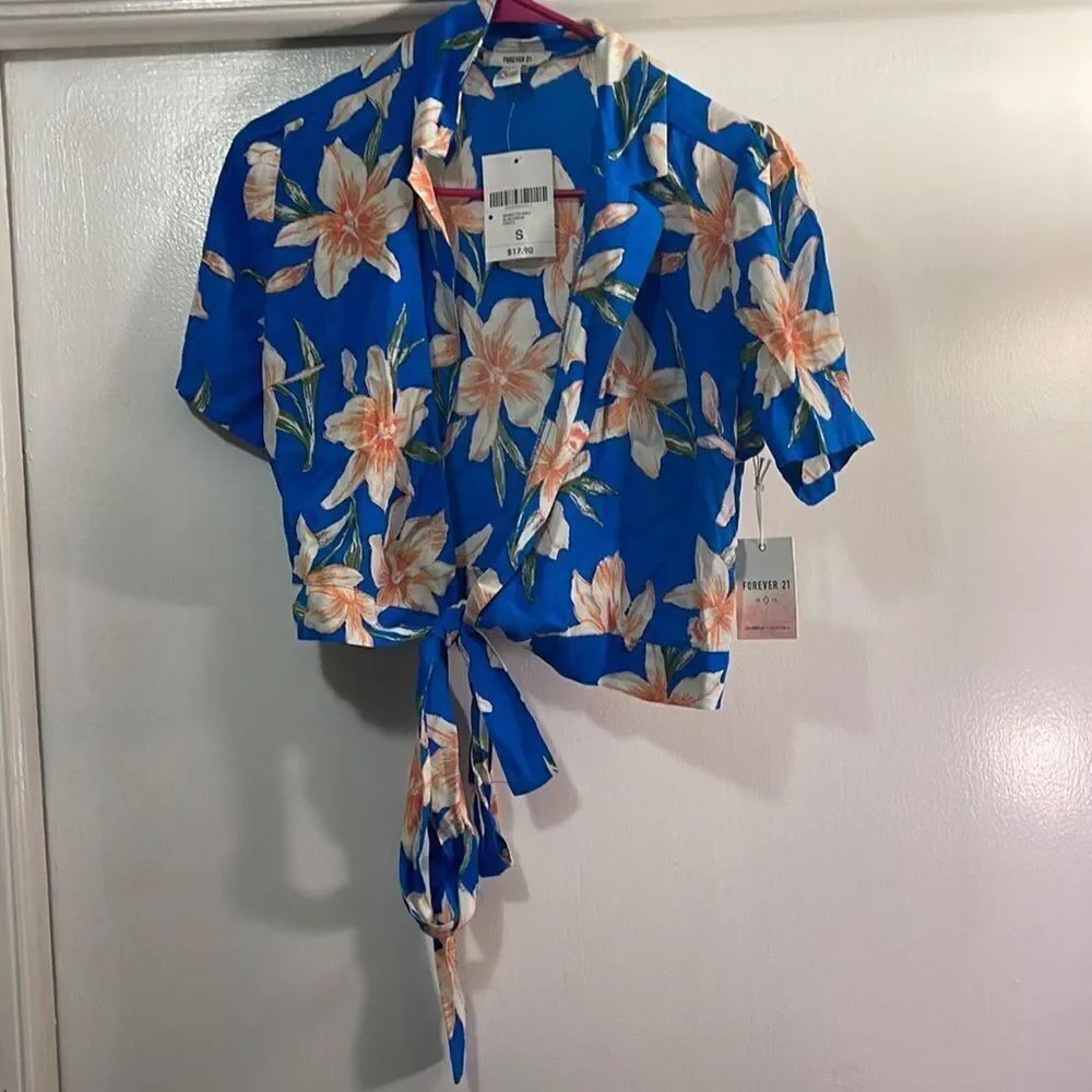 NEW Forever 21 top 